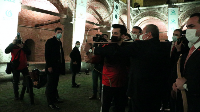 TBMM Başkanı Şentop "Türk Okçuluğunun Tarihi Serüveni" sergisini açtı